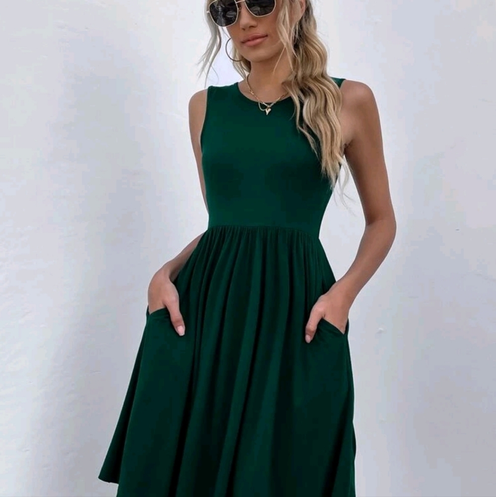 Green Sleeveless Dress